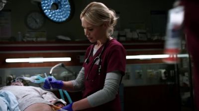 - Stevie, what's going on? - Chicago Med