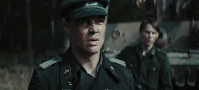 Stiefelabdrücke. - The Tank