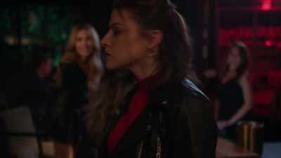 ♪ Still all night
till it's time to go ♪ - Rooming With Danger