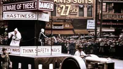 STILL, FATALITIES INCREASE
FROM 12,000 IN 1920 - America in Color
