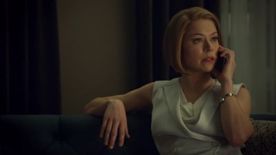 - Still here.
- Sarah won't act. - Orphan Black