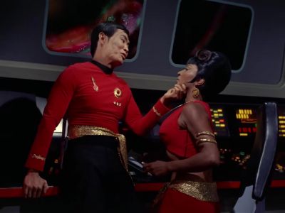 Still no interest, Uhura? - Star Trek