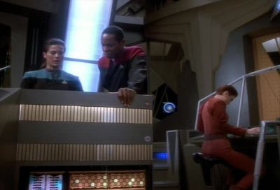 Still no response from O'Brien or Odo. - Star Trek: Deep Space Nine