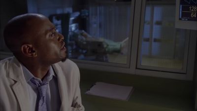Still no seizure activity.
It's your turn... - House