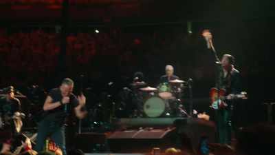 ♪ Still set on 10
to burn this house down ♪ - Road Diary: Bruce Springsteen and The E Street Band