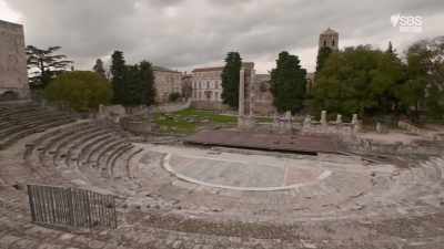 Still today,
Arles is shaped by this history. - Roman Megastructures