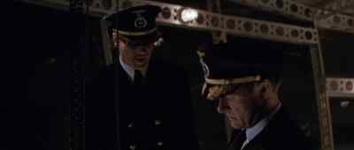 - Stimmt was nicht?
- Das ruder. - The Rocketeer