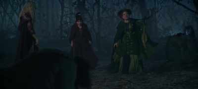 Stop dancing around, you fools.
Get them, get them. - Hocus Pocus 2