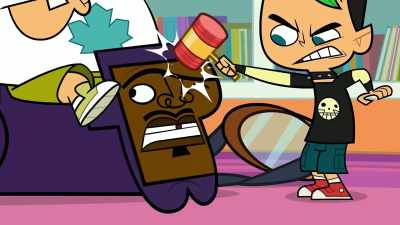 Stop! (Groans)
(Hitting thuds) - Total DramaRama