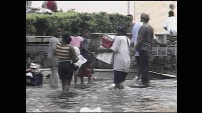- Stop!
- …people struggling - Five Days at Memorial