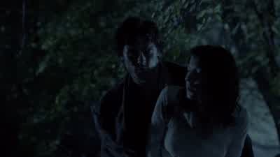 Stop! Help! He's going over! - Outlander