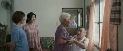 -Stop it, Mom!
-Leave me! It's my boob! - Where We Belong