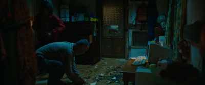Stop! It's dangerous. Don't move! - Okja