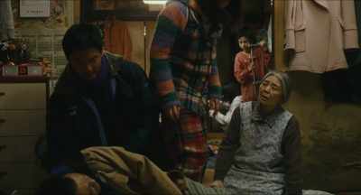 Stop joking around.
I thought I was going to die. Ouch! - Shoplifters