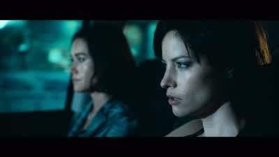 Stop! l'm not one of those things. - Resident Evil: Apocalypse