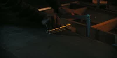 Stop! Mom, please stop! Mom, I'm sorry! Okay, I'm sorry. - Hereditary