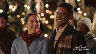 - Stop.
- Okay everybody, - Unlocking Christmas