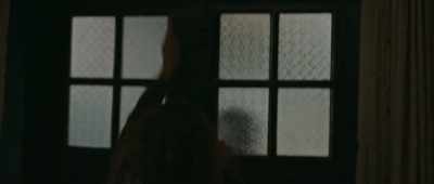 -Stop. Open the door!
-What's going on? - Raat Akeli Hai