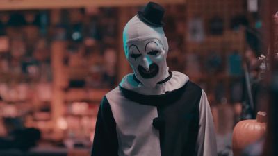 Stop. Please stop! Please! - Terrifier 2