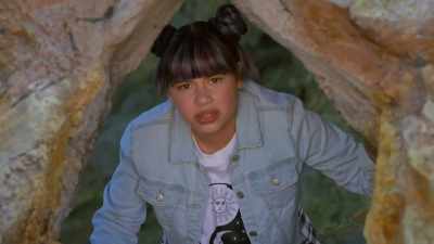 Stop! Raquel!
It's too dangerous. - Rock Island Mysteries