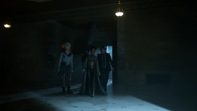 Stop right...
(gunshots) - Gotham