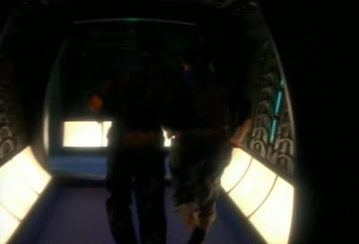 Stop right there. - Star Trek: Deep Space Nine
