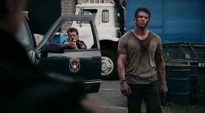 Stop right there. - The Marine 3: Homefront