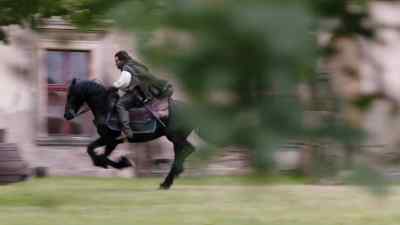 Stop! - The Musketeers