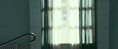 Stop sneaking glances at me. - Swing Kids