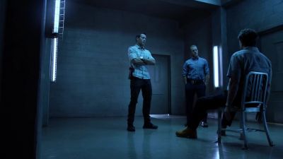 Stop! Step away! - Hawaii Five-0