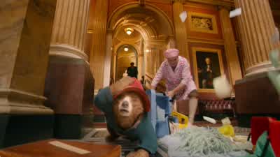 Stop that sexy woman! - Paddington