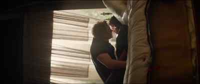 - Stop! What are you doing?
- Shh! Just relax. - The Darkest Minds
