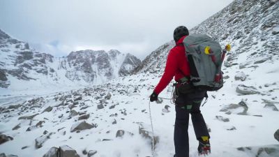 Straight down that way. - 7 Toughest Days