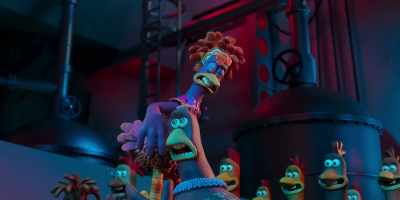 -[strains] Up ya get.
-[Frizzle grunts] - Chicken Run: Dawn of the Nugget