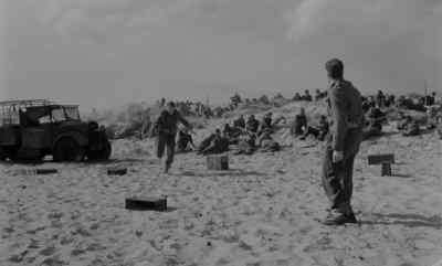 Stretcher bearers!
Stretcher bearers! - Dunkirk