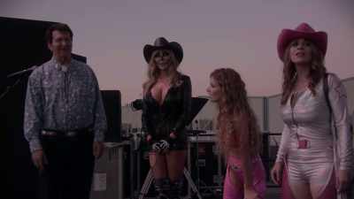 - Stu Dio? (playful music) - Barbie & Kendra Crash Joe Bob's Drive-In Jamboree!