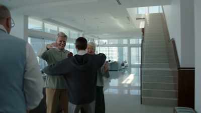 - Stu!
- Hey! There they are! Hi, guys! - Weird City