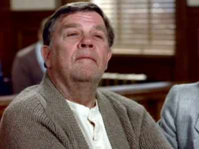Stuart! Get me another chair! - Matlock