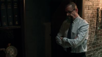 [students cheering] - Girl in the Basement