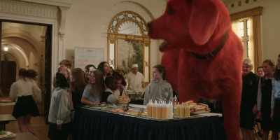 [students laughing] - Clifford the Big Red Dog