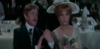 Such dignity, such... femininity! - Hotel Paradiso
