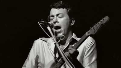Suddenly, these guys
make Boz Scaggs - Music Box: Yacht Rock: A DOCKumentary