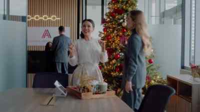 Sue, can you just go
back to your desk, please. - Sugarplummed