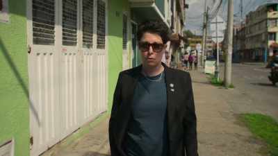 [Sue] Here's the thing, I don't like guns. - Sue Perkins: Perfectly Legal