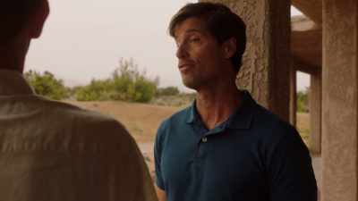 - Suena duro, sí, no me extraña que - Couples Retreat Murder