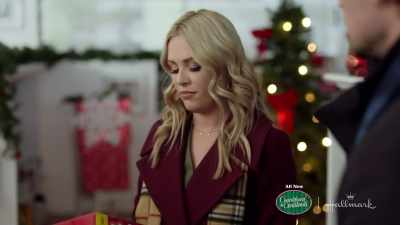 Sugar, artificial flavors
and artificial colors. - Noel Next Door