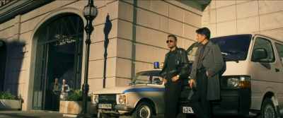 Sun, come with me. You two go over there. - Moscow Mission