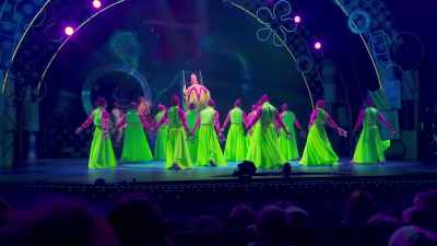 ♪ Super sea-star savior - The SpongeBob Musical: Live on Stage!