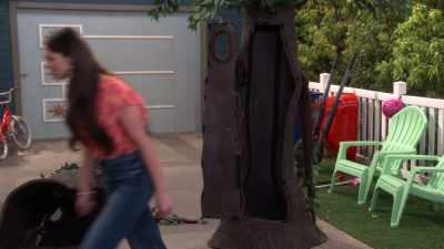 - * Superheroes, rockin' band * - The Thundermans Return