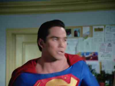Superman, over here.
I think he's having a heart attack. - Lois & Clark: The New Adventures of Superman